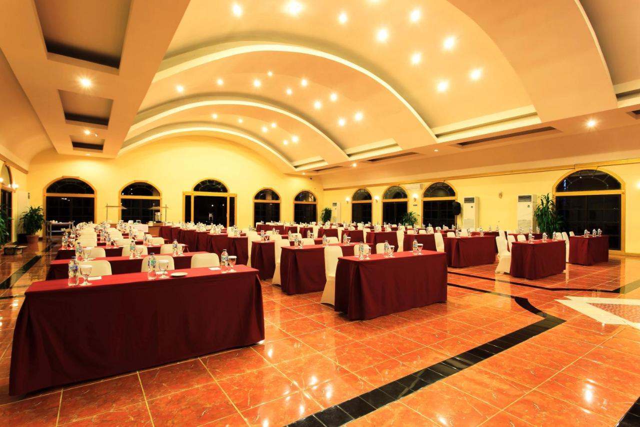 Aston Niu Manokwari Hotel & Conference Center Εξωτερικό φωτογραφία