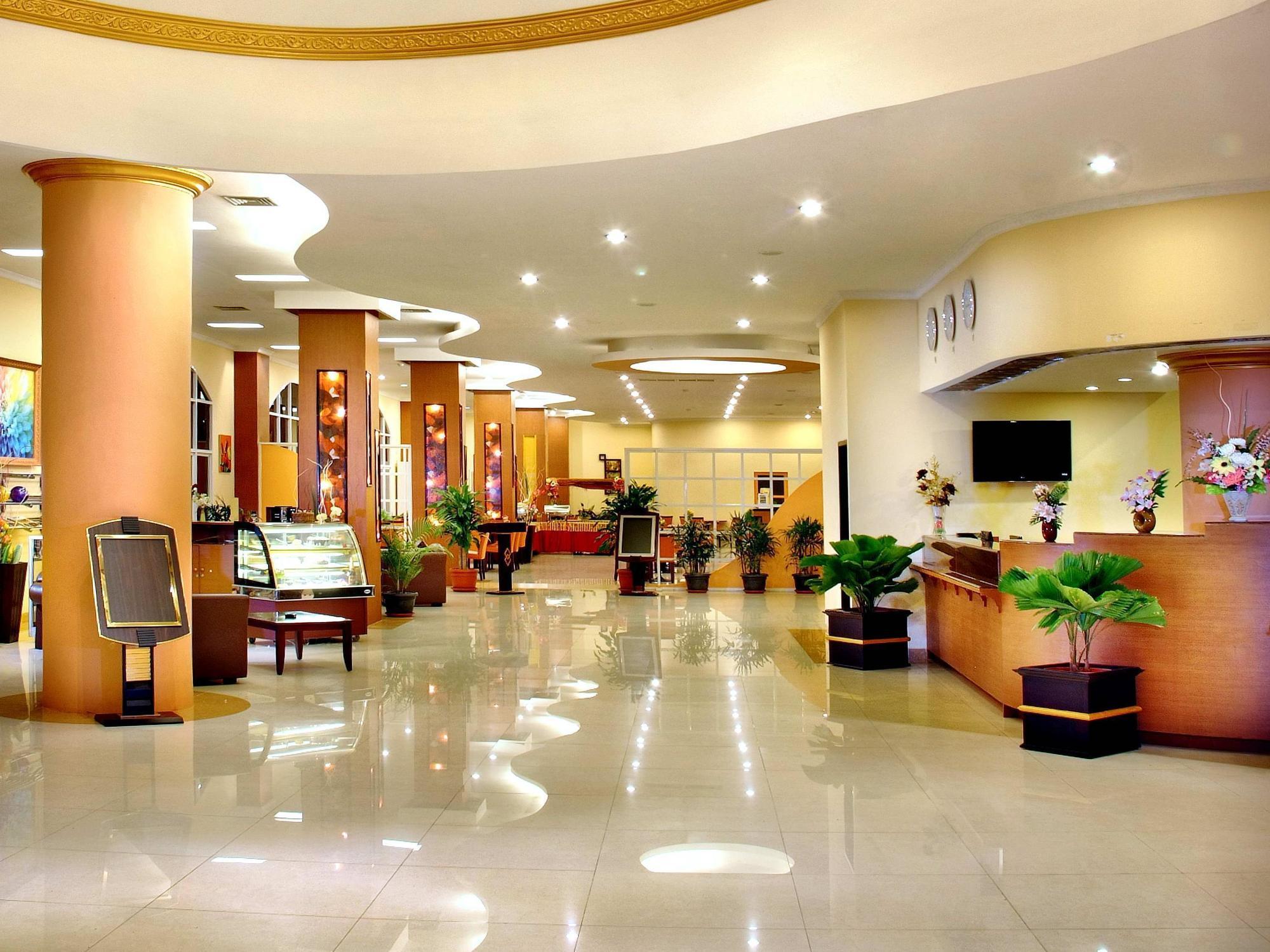Aston Niu Manokwari Hotel & Conference Center Εξωτερικό φωτογραφία