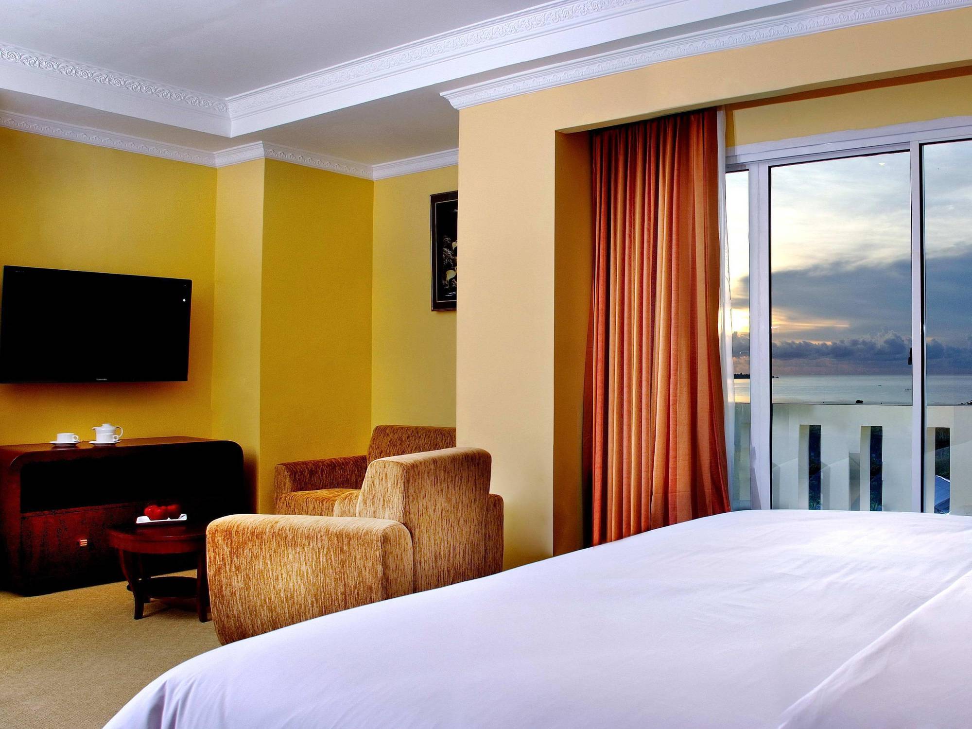 Aston Niu Manokwari Hotel & Conference Center Εξωτερικό φωτογραφία